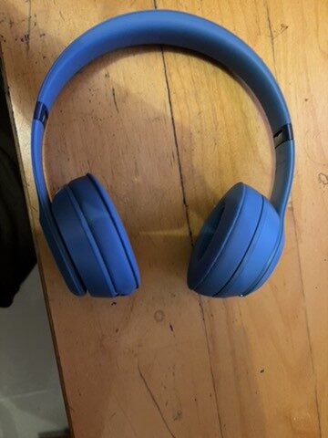 Beats Solo 4 Headphones: Immersive Sound, Comfort