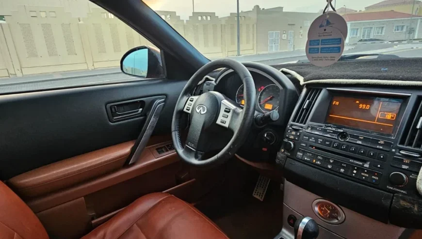 FX35: Premium Infiniti Crossover SUV