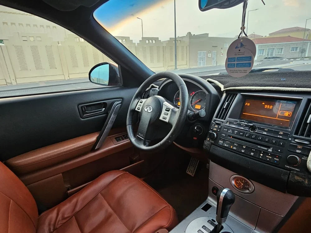 FX35: Premium Infiniti Crossover SUV