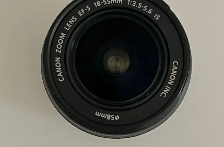 Canon lens EFS 18-55mm