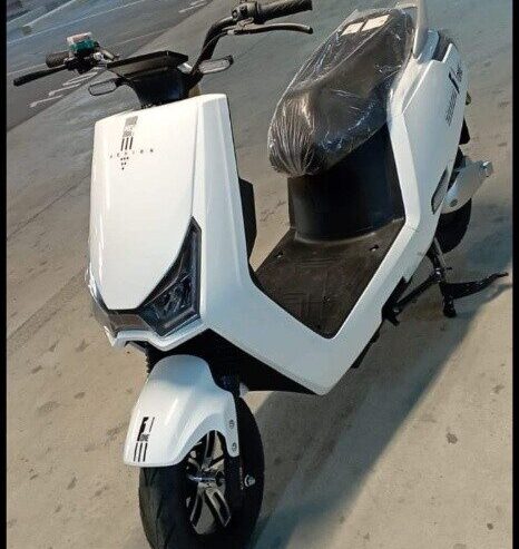 Motor electric motorcycle scooter
