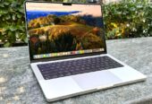MacBook Air M3 – 13 inch