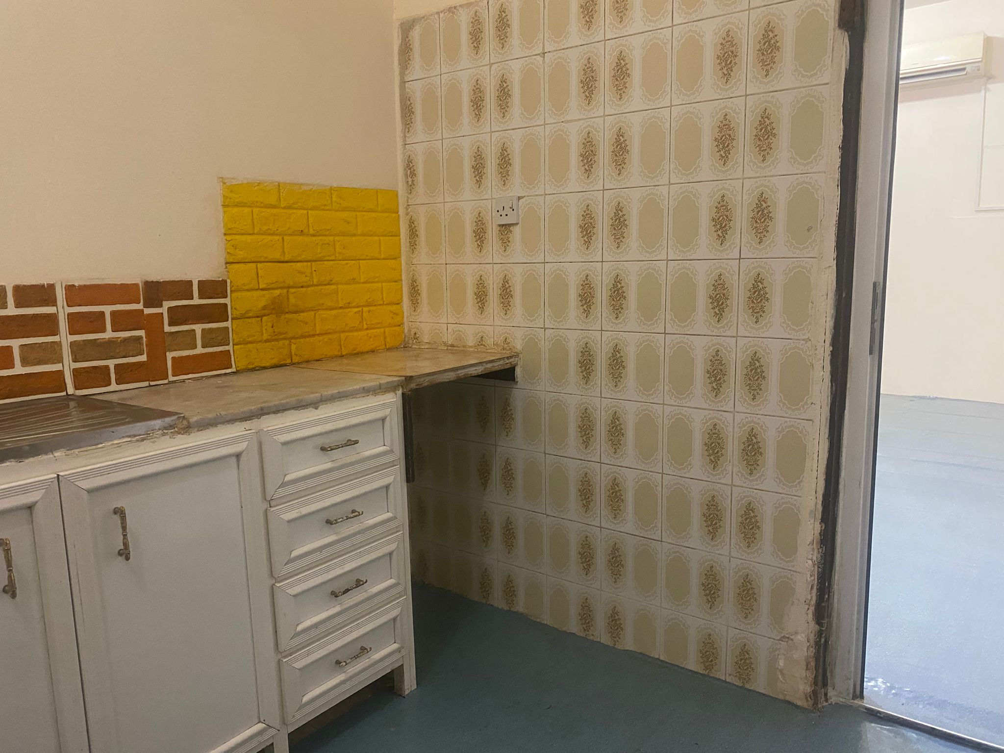 FAMILY 1BHK AINKHALID QR2200
