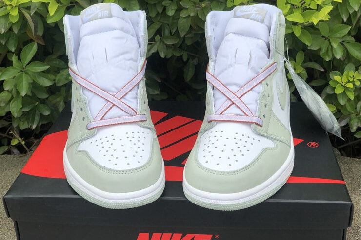 Air Jordans 1 High OG WMNS “Seafoam”