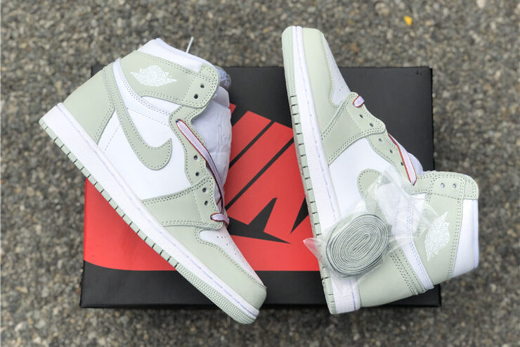 Air Jordans 1 High OG WMNS “Seafoam”