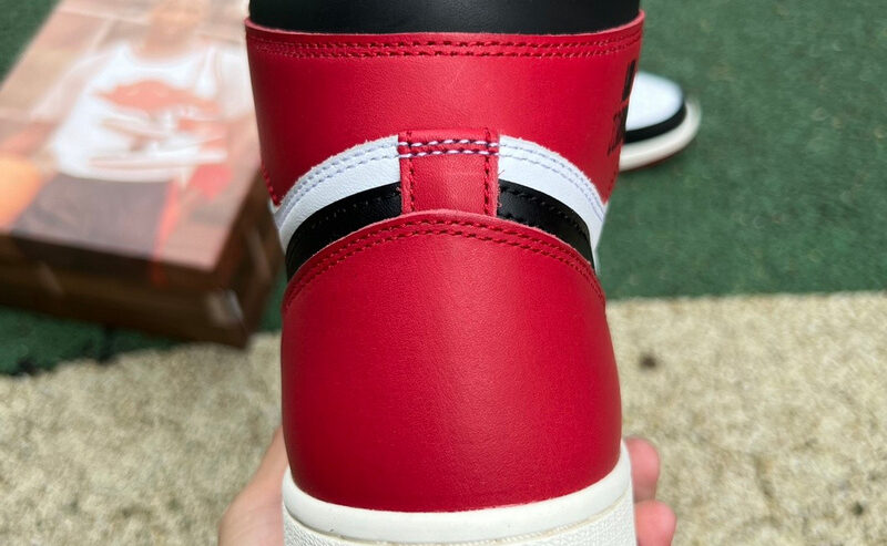 Air Jordans 1 High OG “Black Toe”