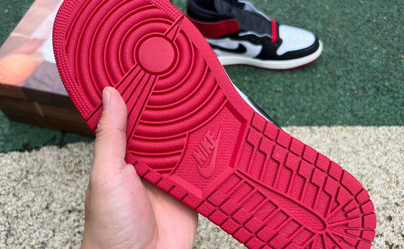 Air Jordans 1 High OG “Black Toe”