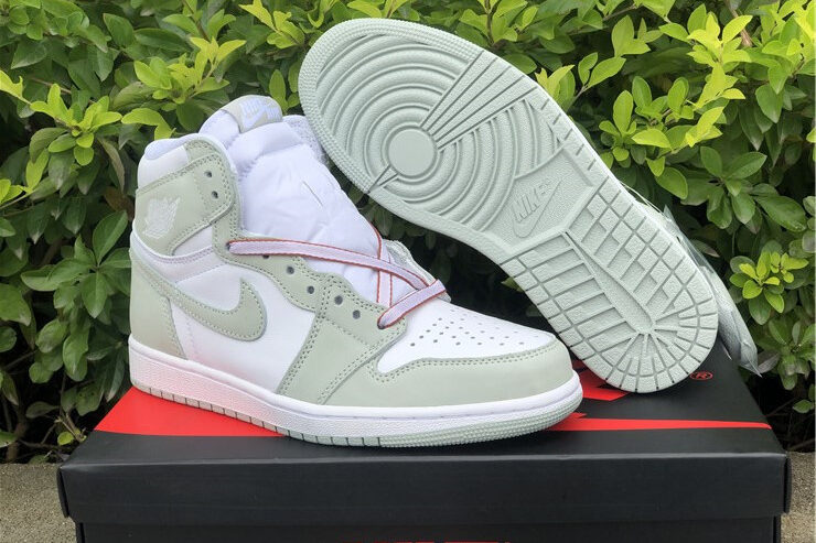 Air Jordans 1 High OG WMNS “Seafoam”