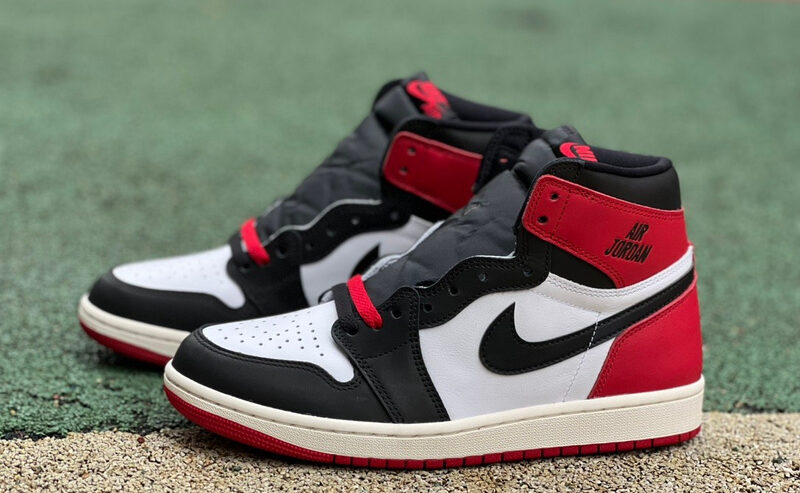 Air Jordans 1 High OG “Black Toe”