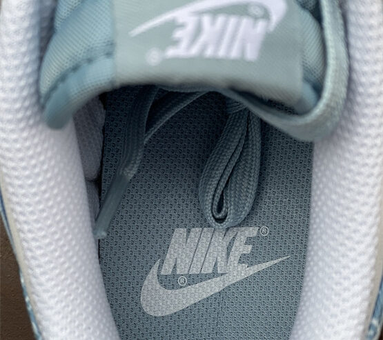 Nike Dunk Low “Blue Paisley”