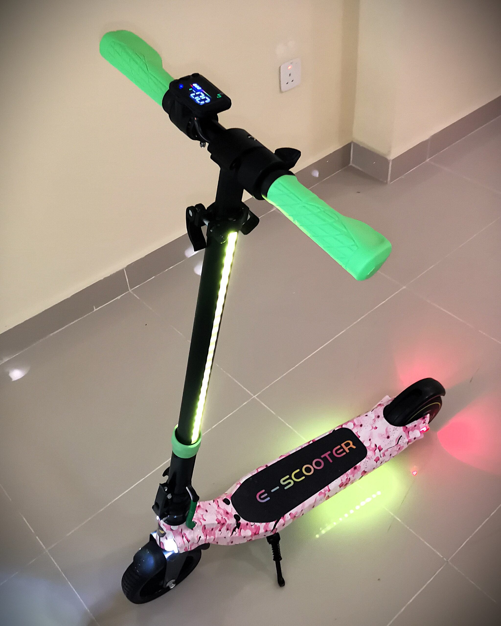 Electric scooter سكوتر كهربائي