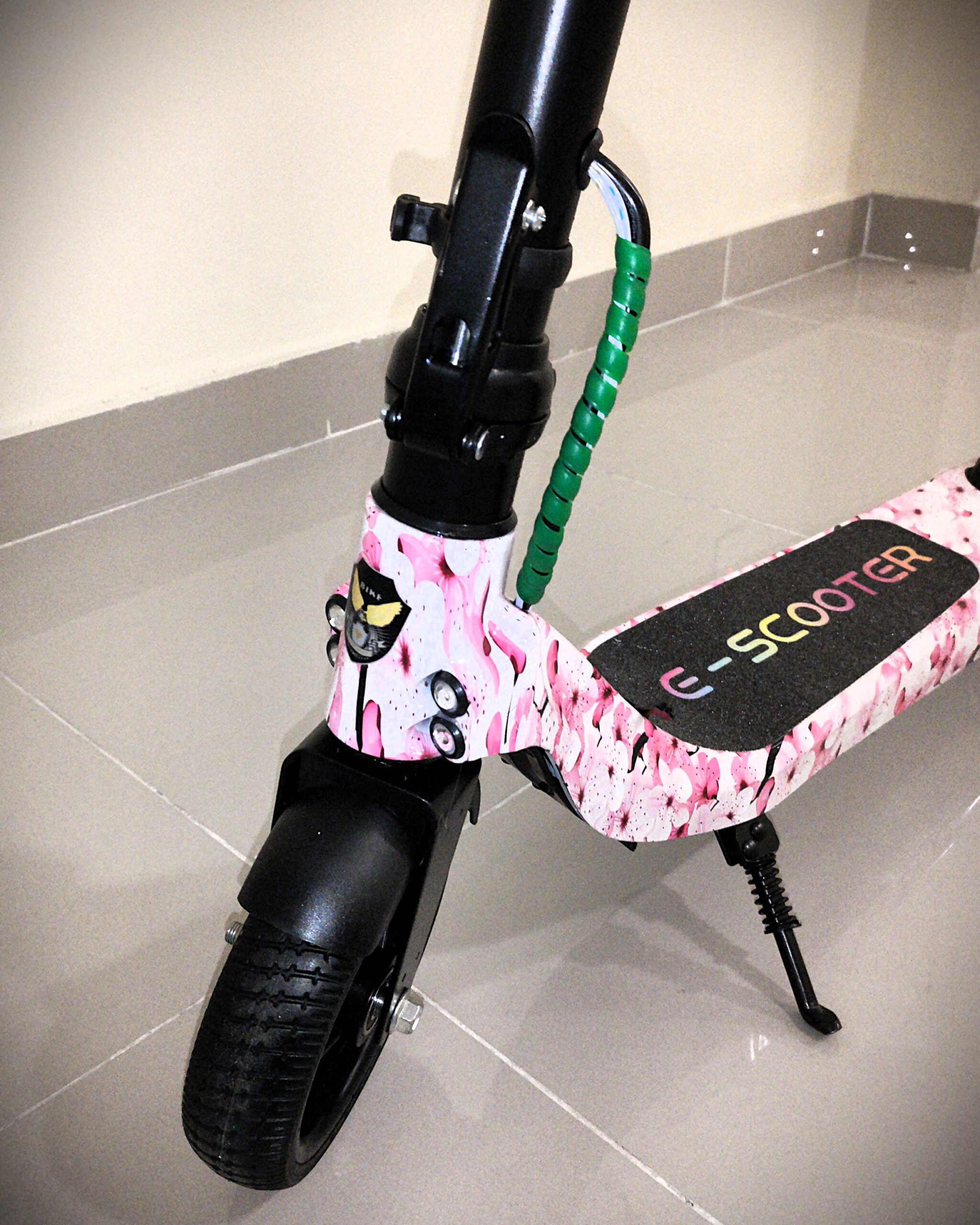 Electric scooter سكوتر كهربائي