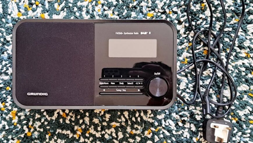 Grundig Radio, Blueetooth & Speaker