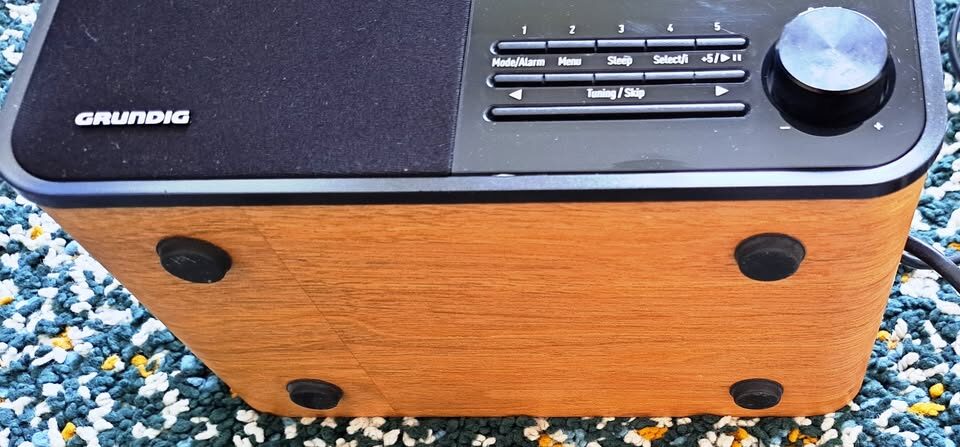 Grundig Radio, Blueetooth & Speaker