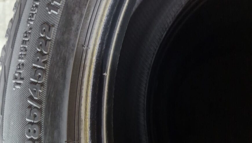 285/45/22 Bridgestone tyre
