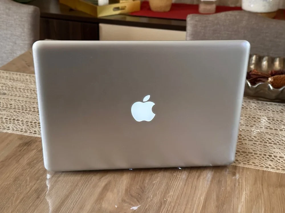 Macbook Pro 2012 (URGENT SALE)
