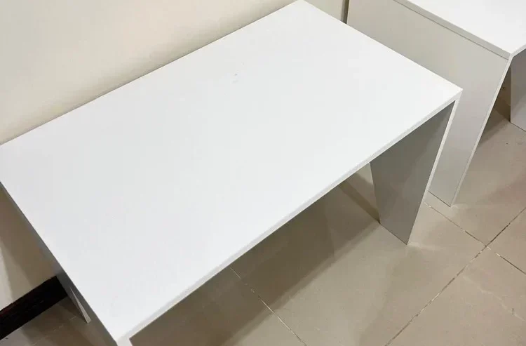3 tables (1 big 2 small)