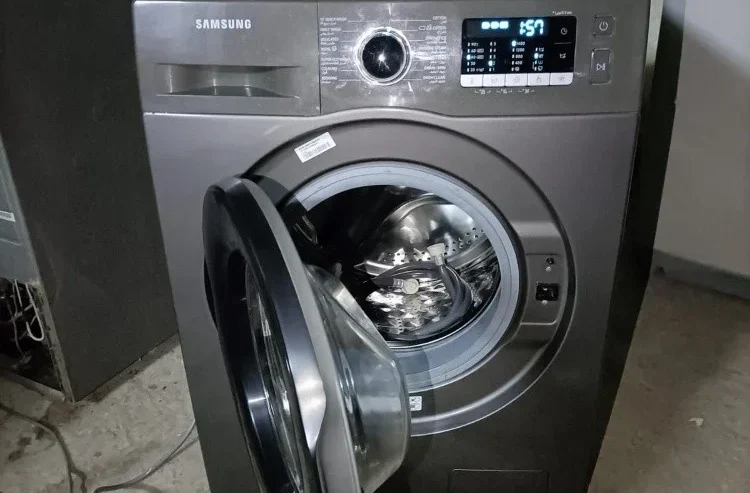 8 KG Samsung FOR sale