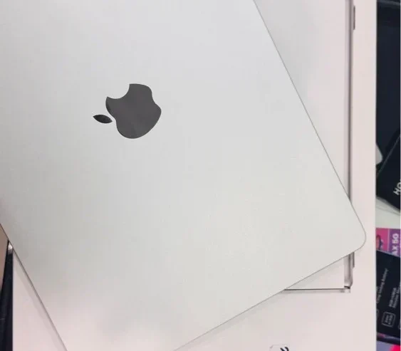 Macbook air 15 -inch (A2941)