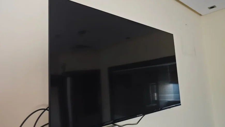 ELEKTA 4K 55-Inch TV For Sale