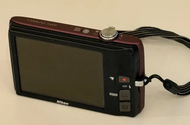 Nikon Coolpix S4100