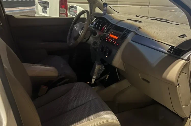 Nissan tida
