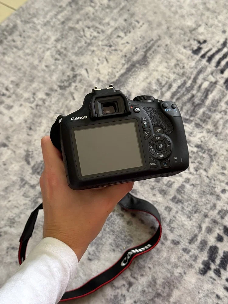 Canon EOS 2000D With 18-55mm Lens