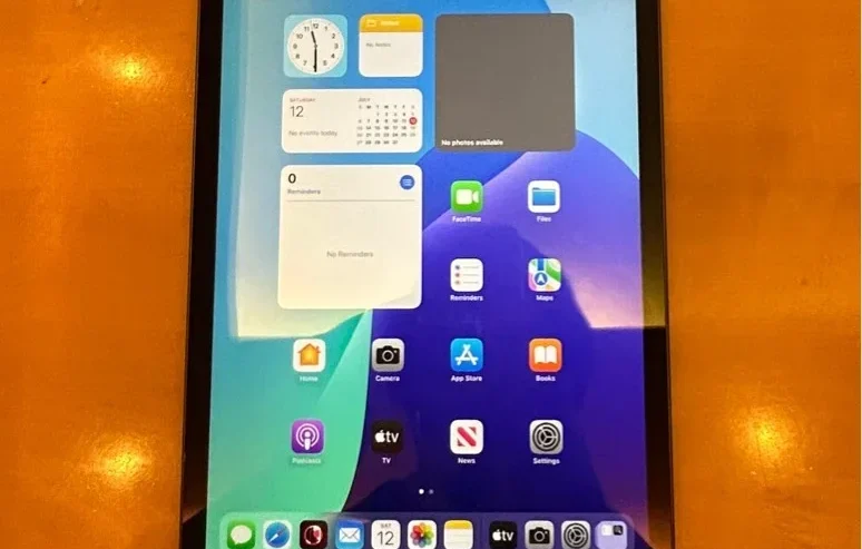iPad 7 – iOS 18 – 128 gb –