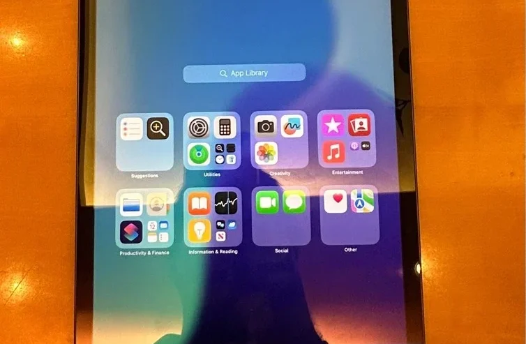 iPad 7 – iOS 18 – 128 gb –