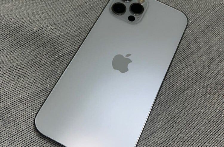 iphone 12 Pro – Blue Silicone Case