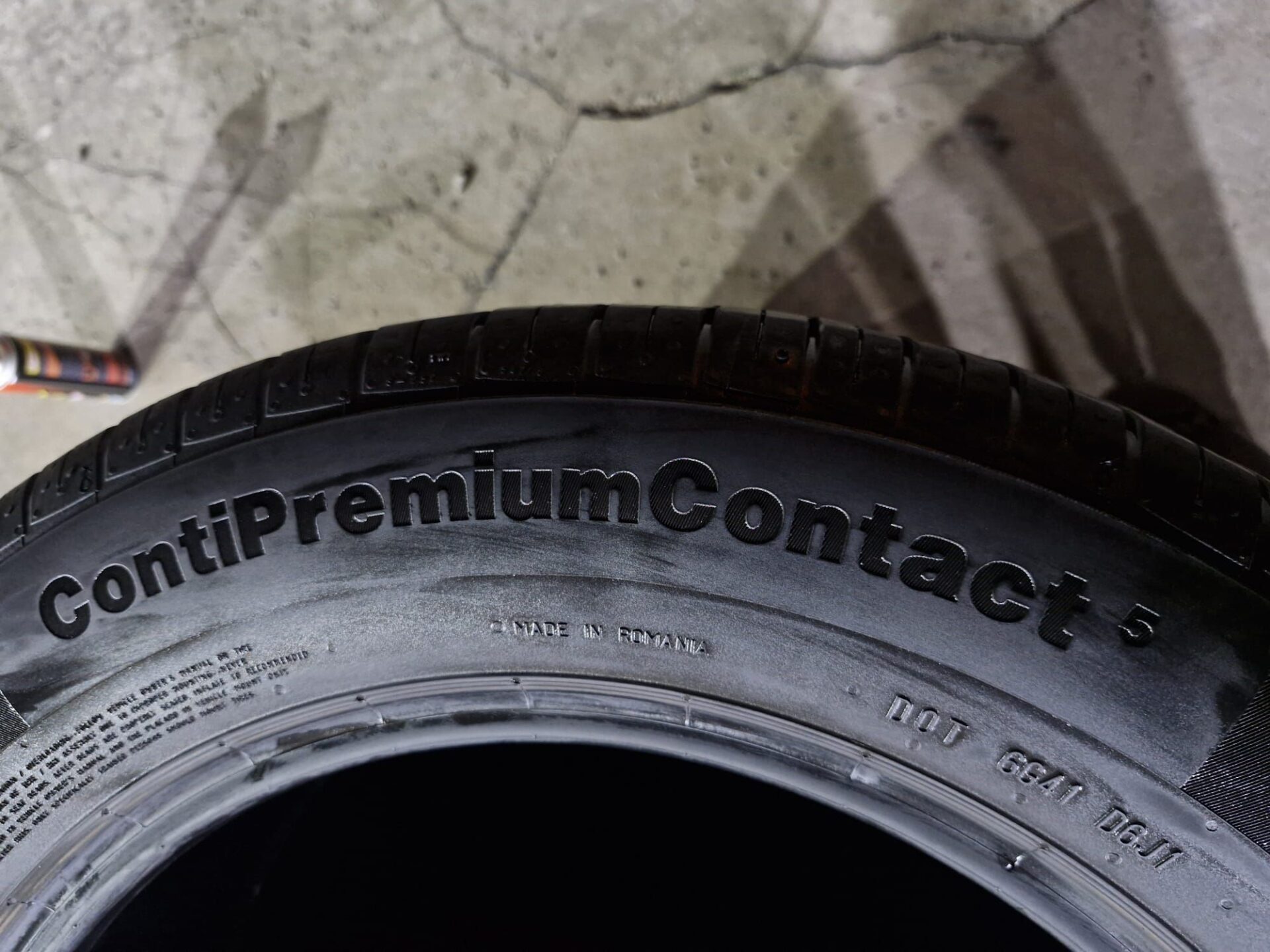 225/60/17 Continental tyre