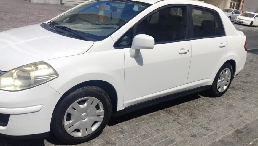 NISSAN TIIDA 2012 FOR SALE IN GOOD CONDITION