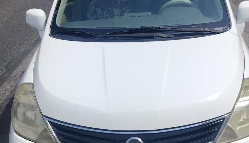 NISSAN TIIDA 2012 FOR SALE IN GOOD CONDITION