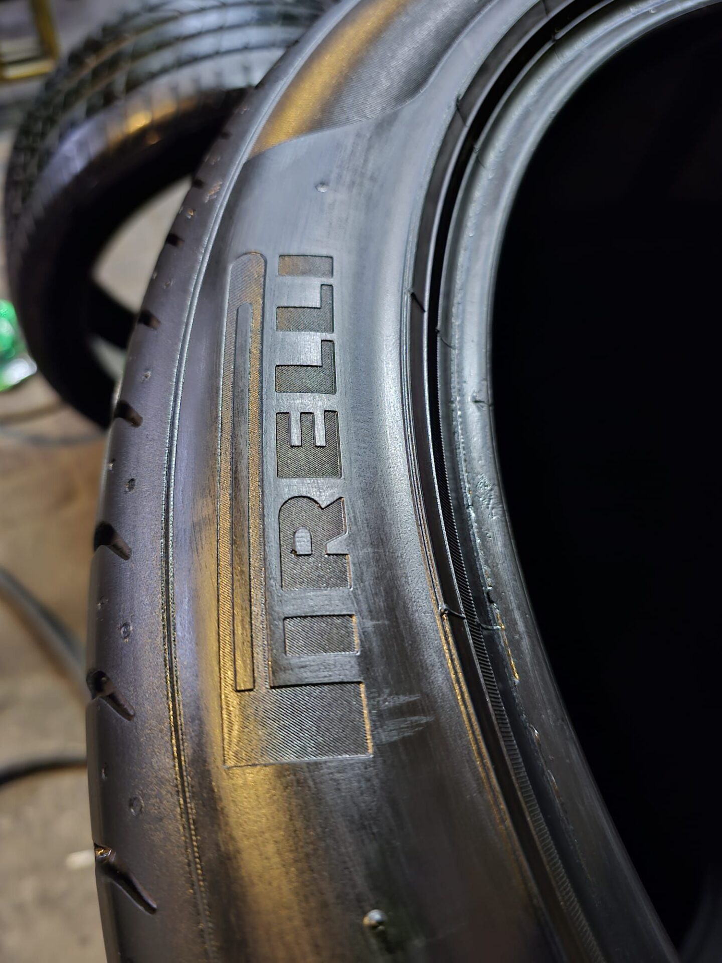 275-40-22,,,pirelli brand