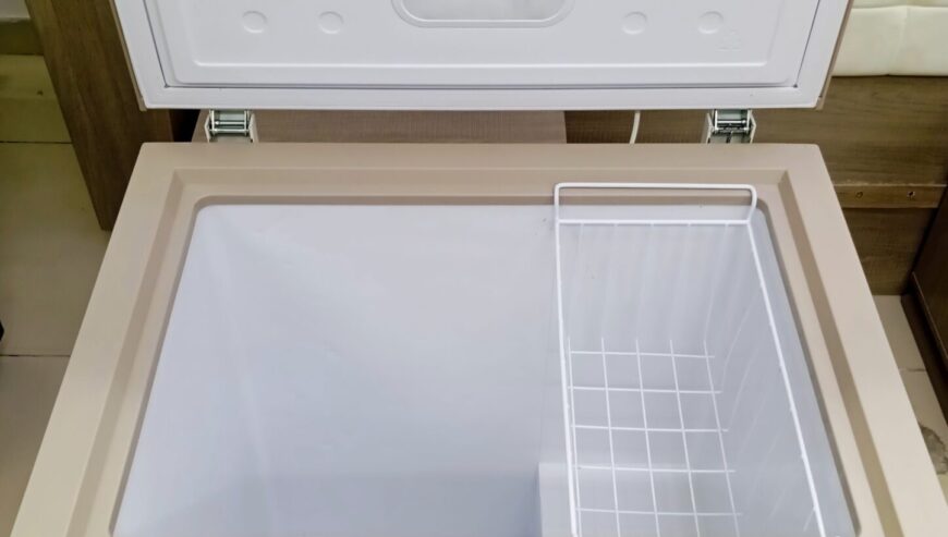 Used like new geepas chest freezer