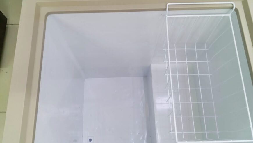 Used like new geepas chest freezer