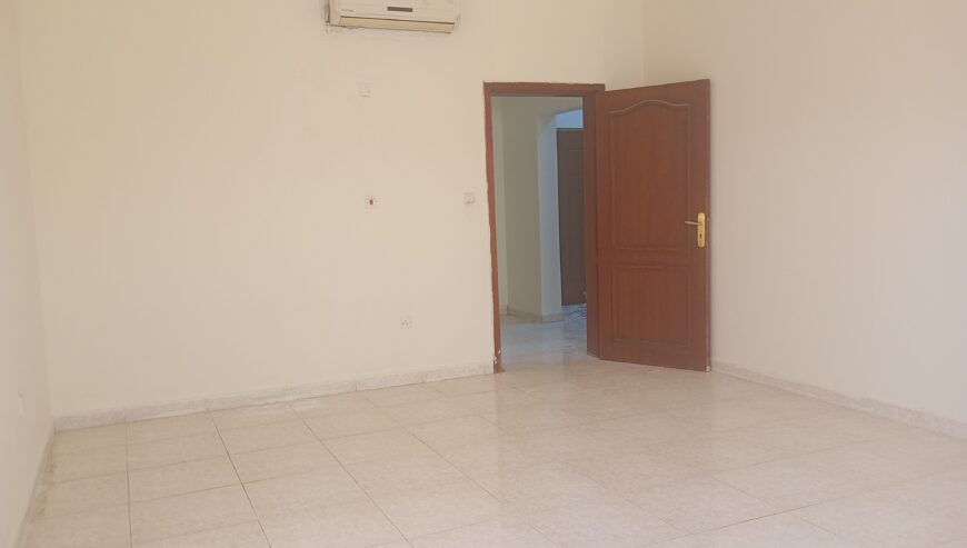 2 BHK Flat  Al Markhyah  near abedalwahab Mosque
