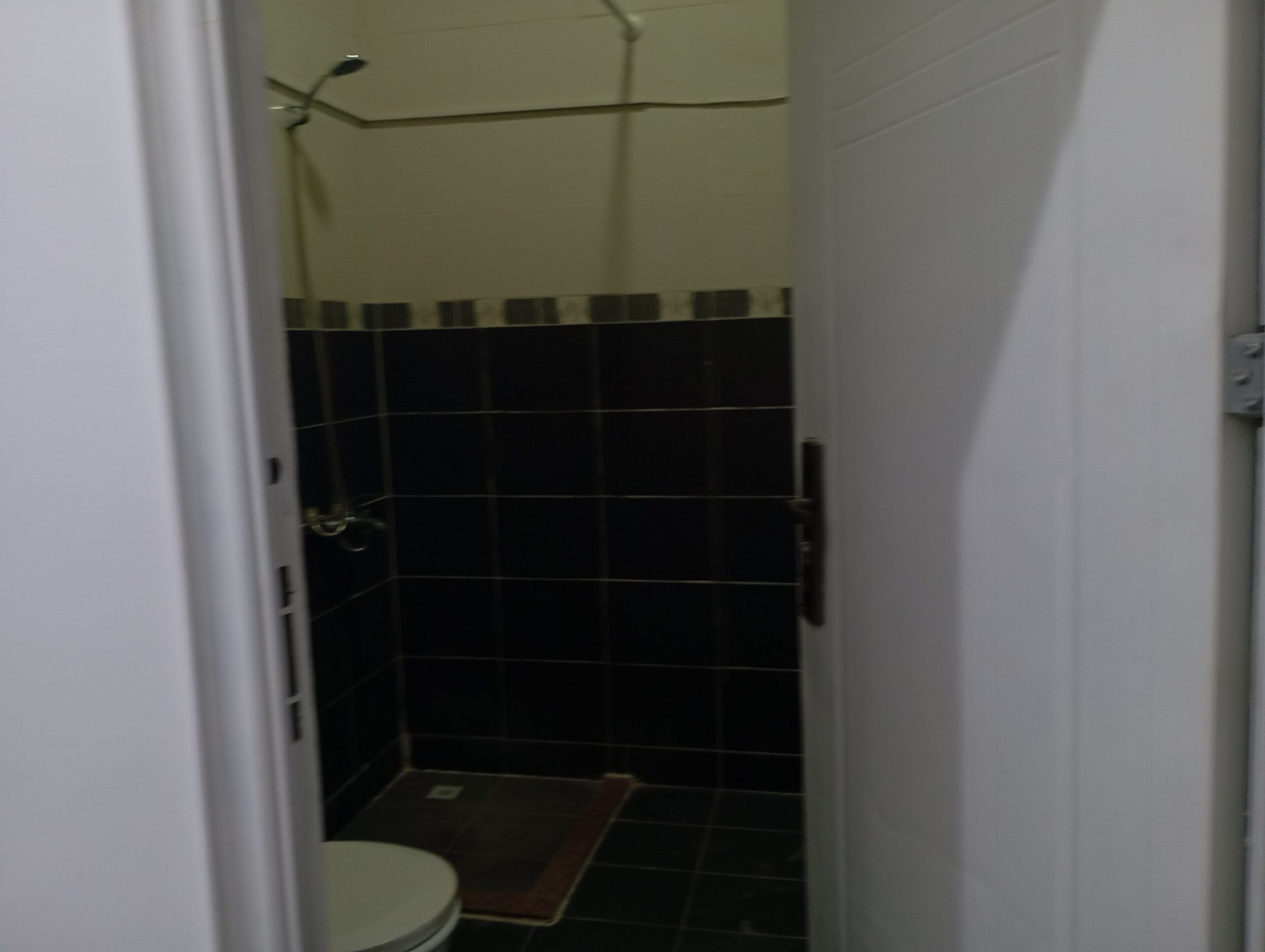 Unfinished studio for rent in Al Dafnah area