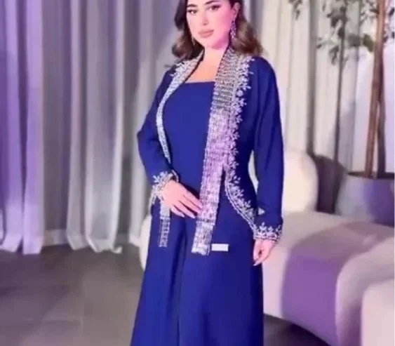 Elegant Dress for Sale, Stunning Design, (NEW)