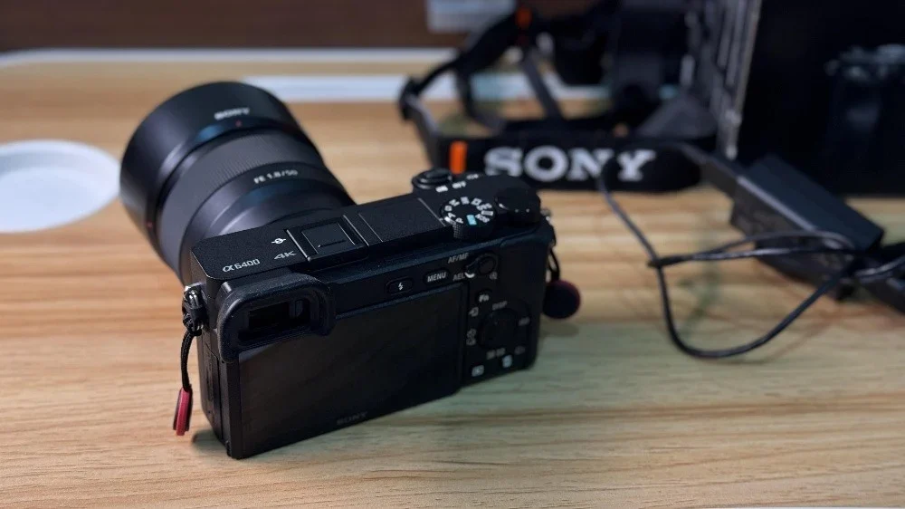 Sony A6400 with Sony 50mm F1.8