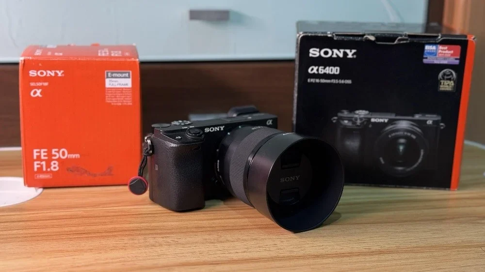 Sony A6400 with Sony 50mm F1.8
