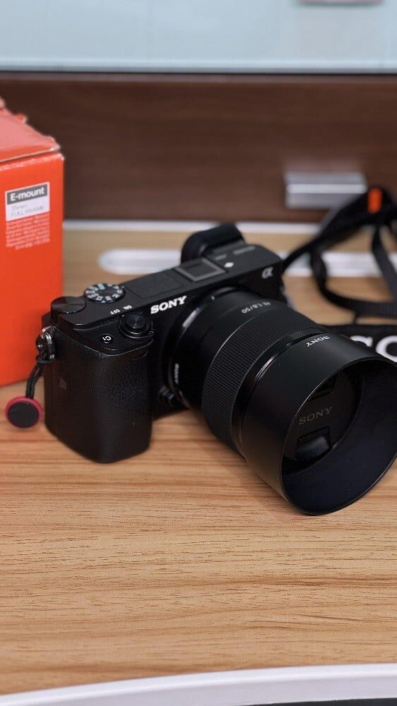 Sony A6400 with Sony 50mm F1.8