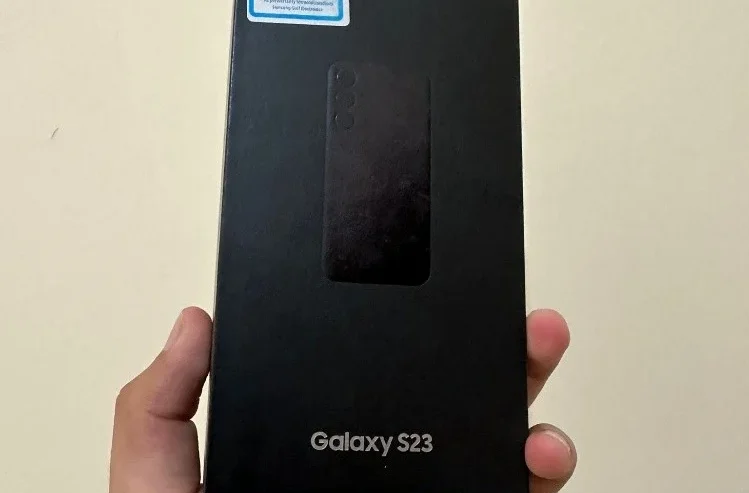 Samsung S23 (Urgent Sale)