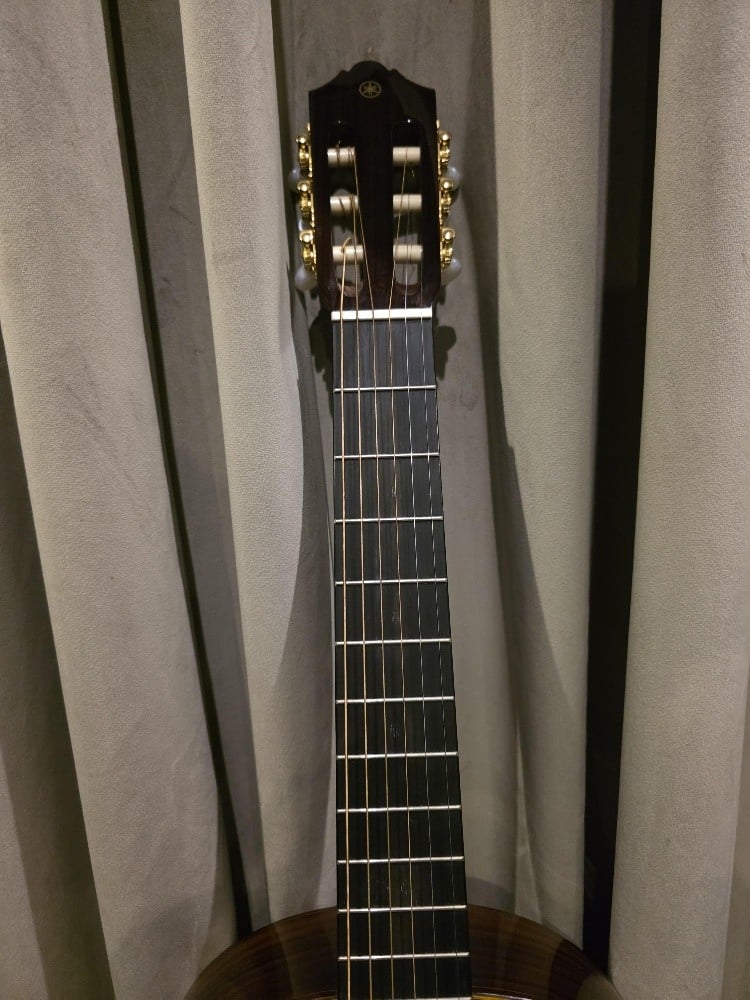 Classical Guitar – Yamaha CG182S