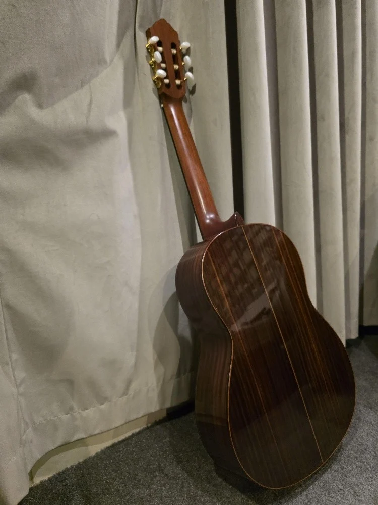 Classical Guitar – Yamaha CG182S