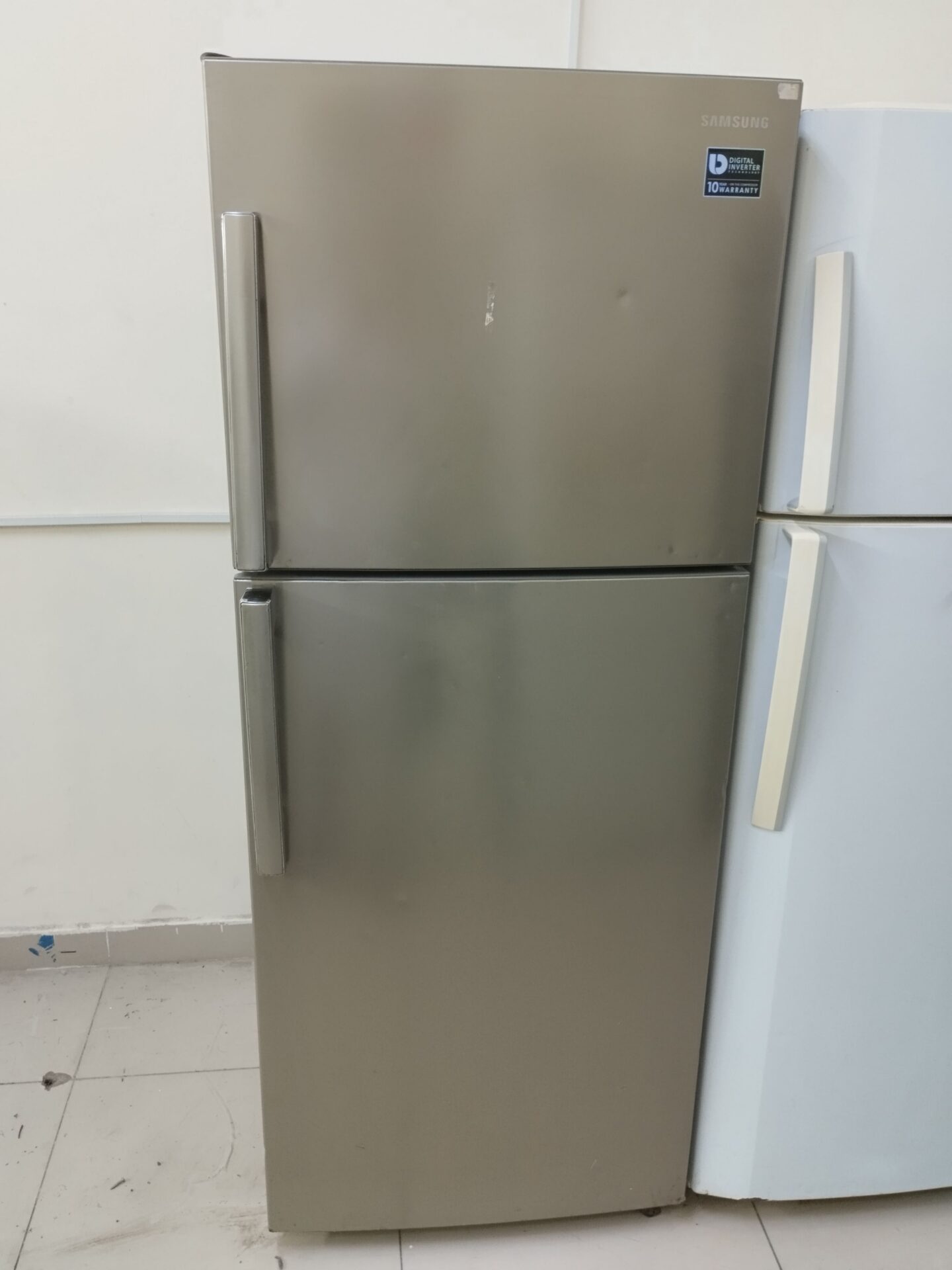 Samsung Clean Fridge for Sale Gray warranty Have