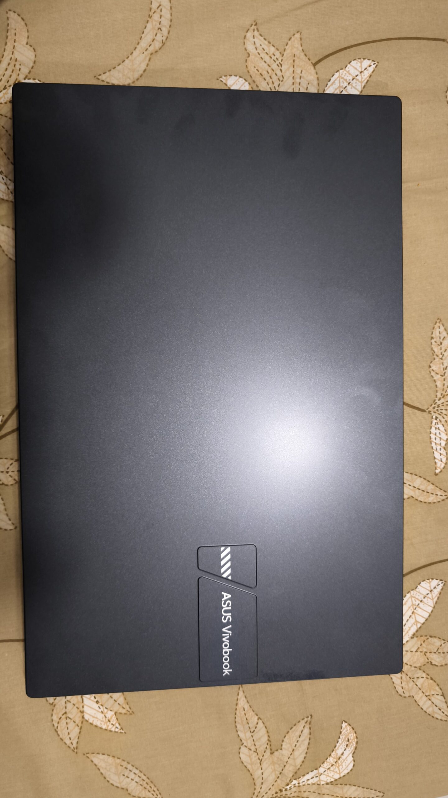 ASUS VIVOBOOK 15 (new 1 month used)