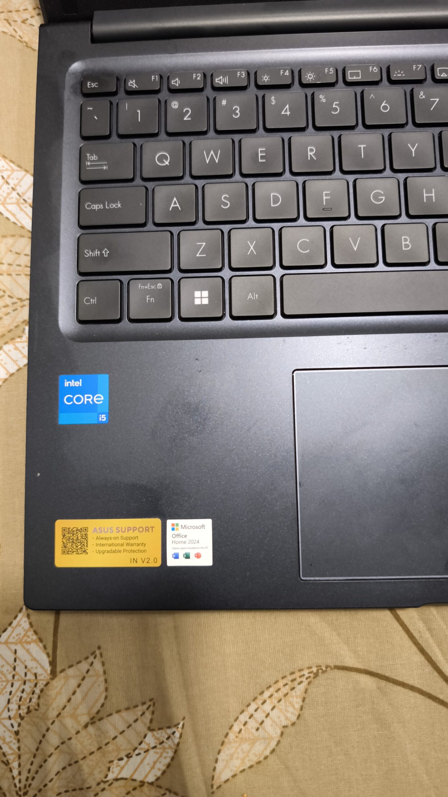 ASUS VIVOBOOK 15 (new 1 month used)