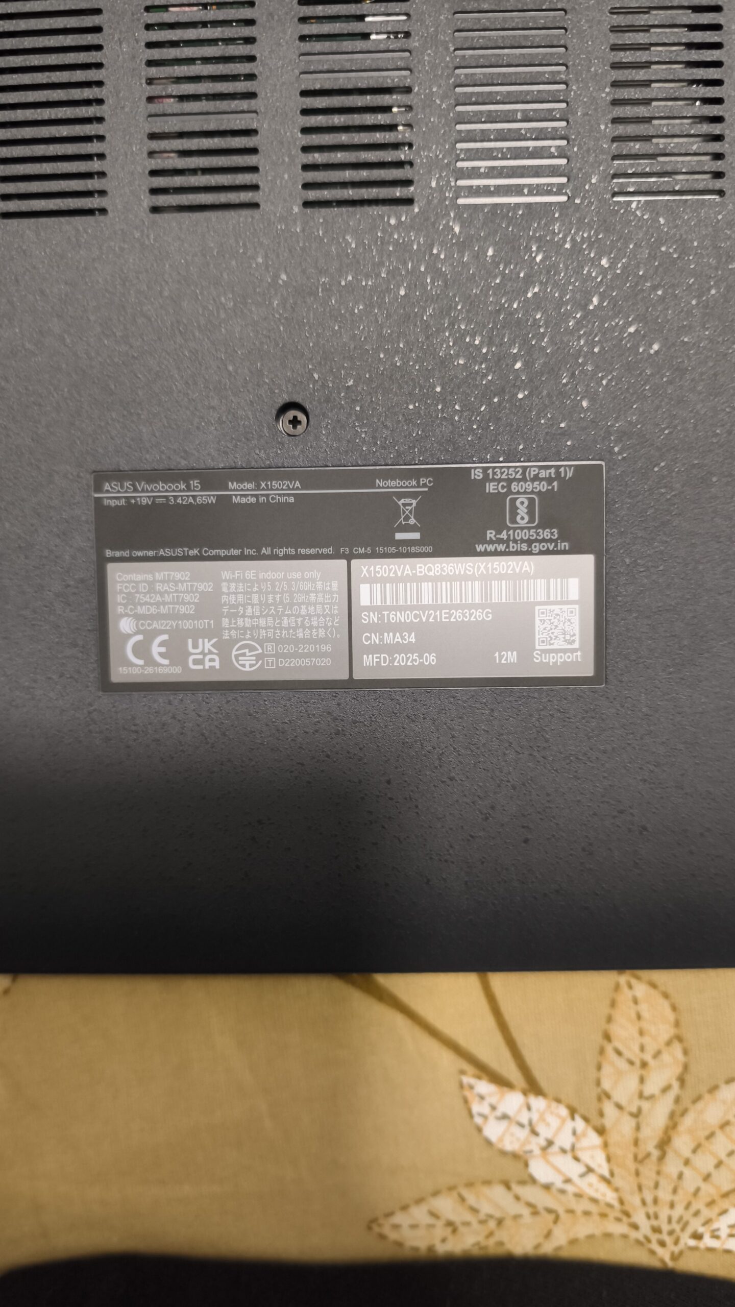 ASUS VIVOBOOK 15 (new 1 month used)