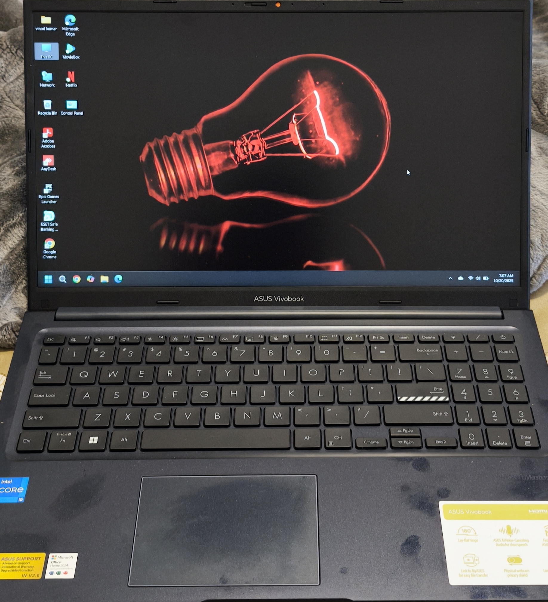 ASUS VIVOBOOK 15 (new 1 month used)
